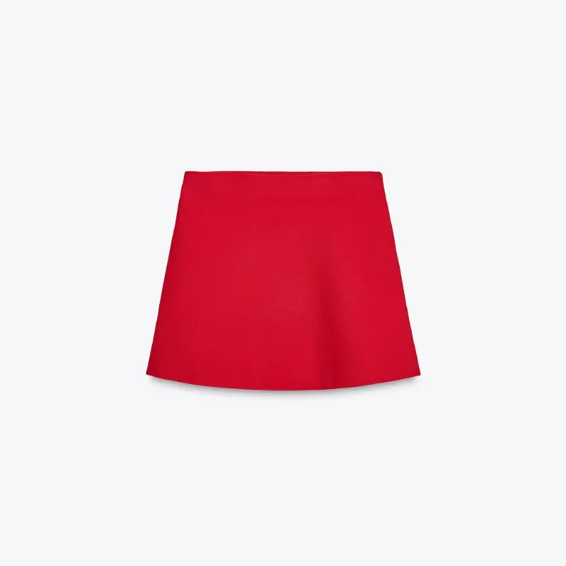 Saya Zara roja