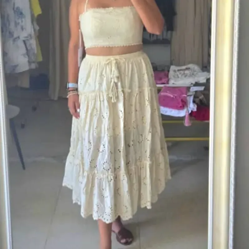 Set de saya y top beige acanalado