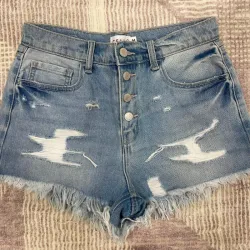 Short de mezclilla corto con rotos