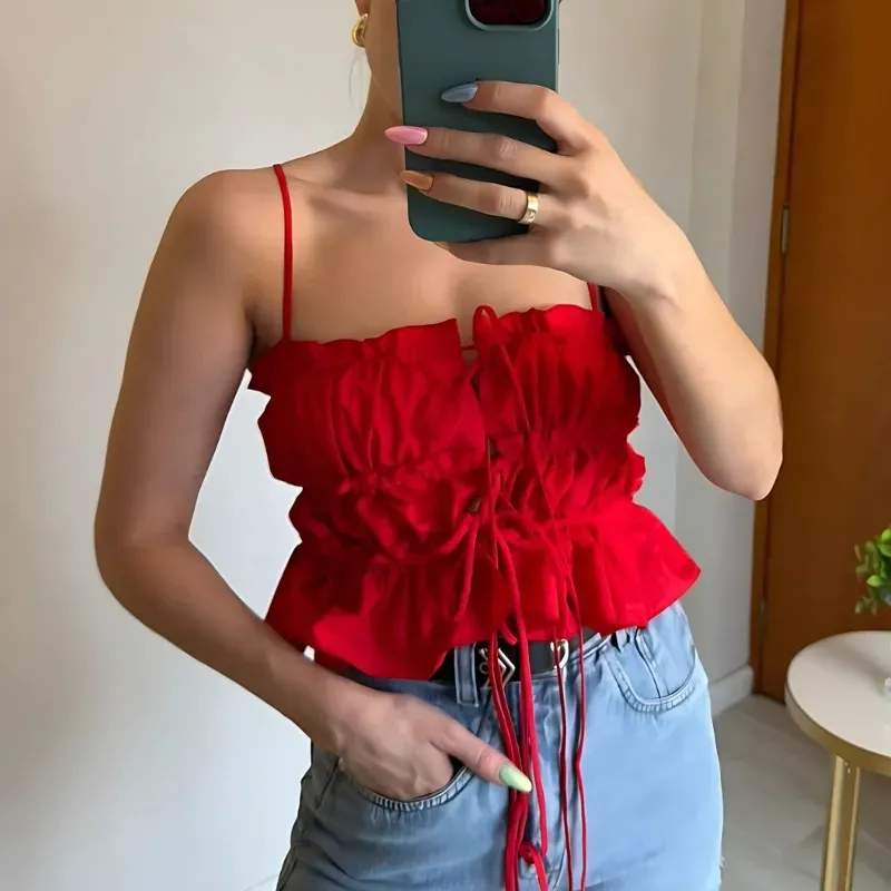 Top rojo con rizos
