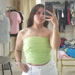 Top verde rizado Mango