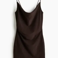 Vestido carmelita con brillos Mango ajustado al cuerpo