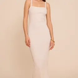 Vestido largo ajustado al cuerpo de tirantes