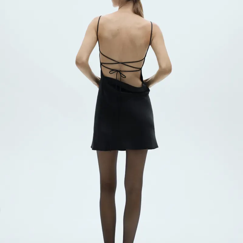 Vestido megro corto satinado espalda cruzada Mango