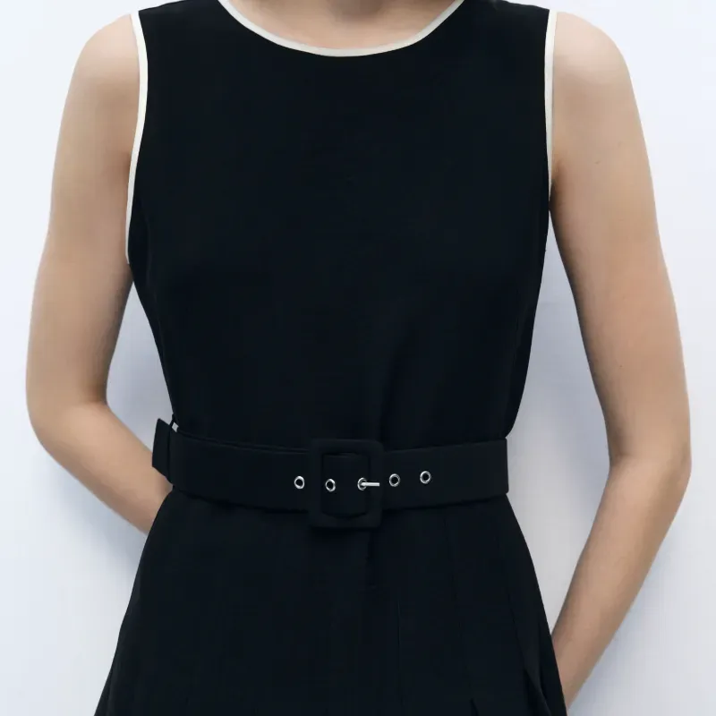 Vestido negro con cinturón Mango