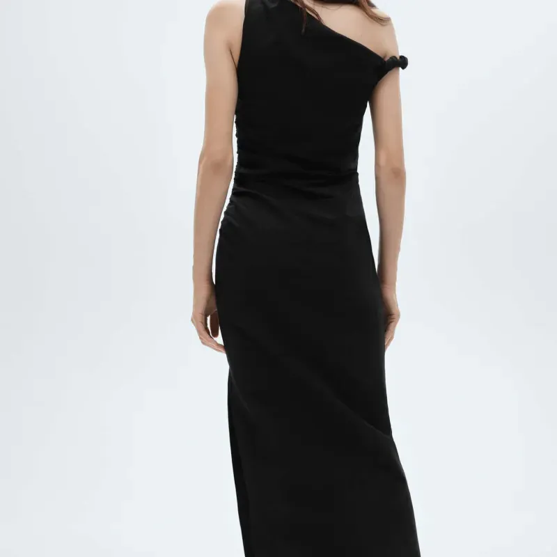 Vestido negro largo asimétrico Mango