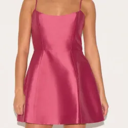 Vestido rosado de tirantes