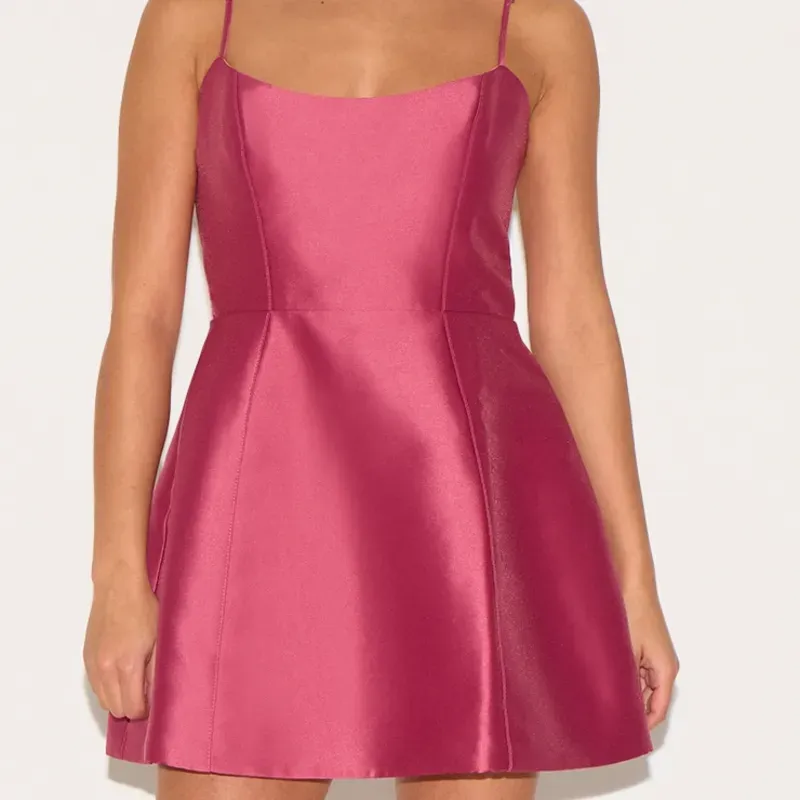 Vestido rosado de tirantes