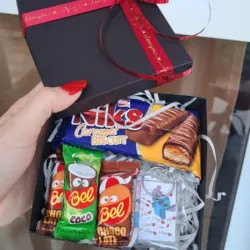 Cajita con chuches y llavero