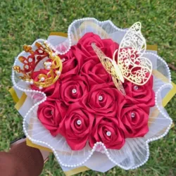 Ramo de 12 Rosas Rojo vino