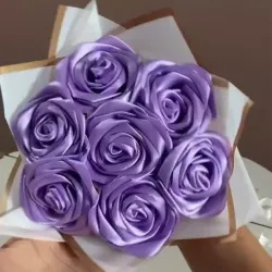 Ramo de 7 rosas eternas moradas