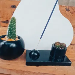 Porta incienso con plantas 