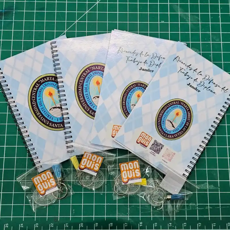 Agendas personalizadas y llaveros 