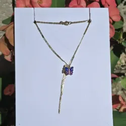 Cadena dorada de mariposas