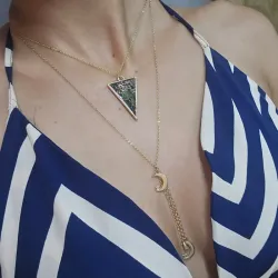 Colección MoonBell dorada en resina. Collar 1