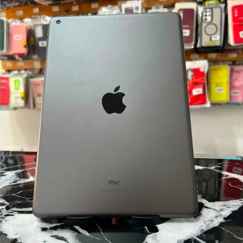 iPad 9na WIFI de 64 GB (100% Batería) 13 ciclos de carga
