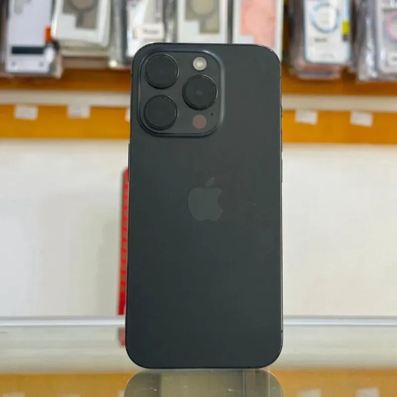 IPhone 15 Pro de 128 GB (Libre de Fábrica, 90% Batería)