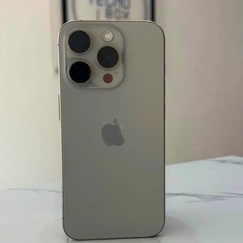 IPhone 15 Pro de 128 GB (Libre de Fábrica, Versión ESIM, 89% Batería)