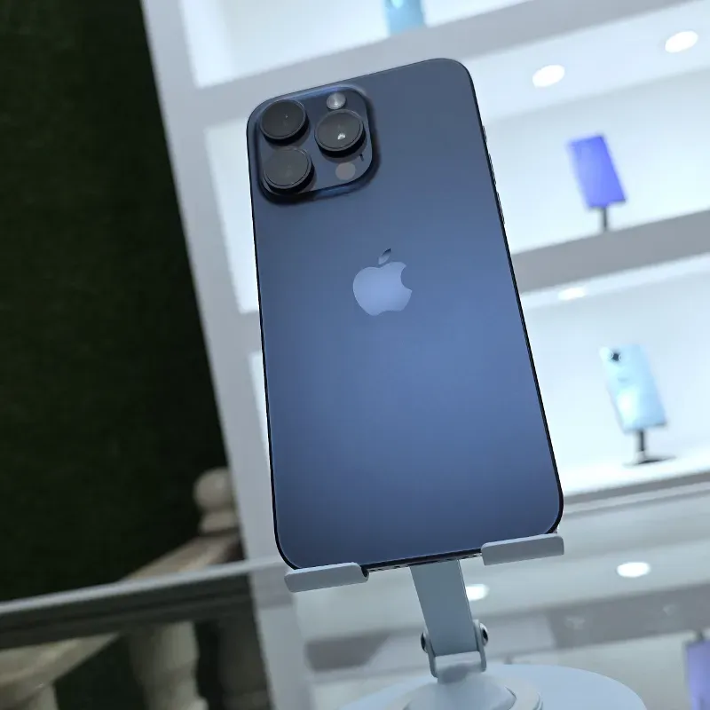 IPhone 15 Pro Max de 256 GB (Libre de Fábrica, 88% Batería)