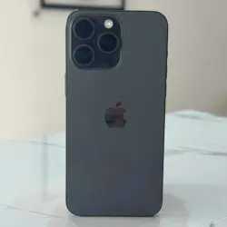 IPhone 15 Pro Max de 256 GB (Versión ESIM RSIM, 89% Batería)