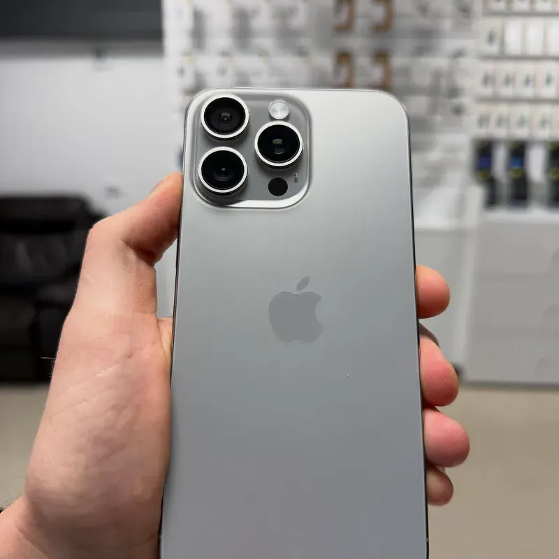 IPhone 15 Pro Max de 512 GB (Libre de Fábrica, 90% Batería)