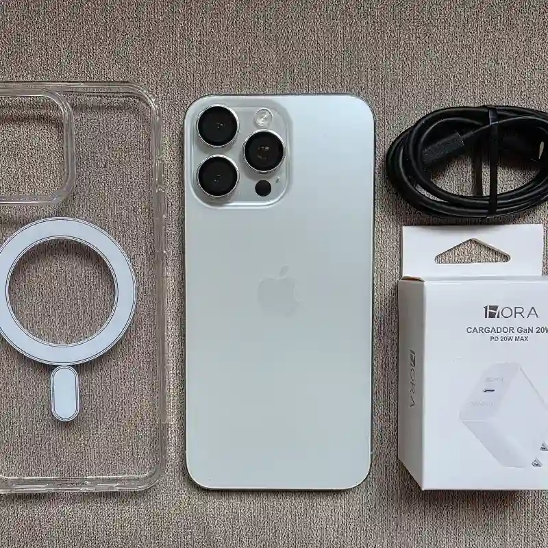 IPhone 15 Pro Max (Dual-Sim) de 256 GB (Libre de Fábrica, 90% Batería).