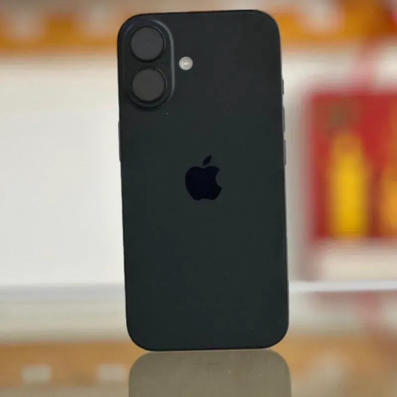 IPhone 16 de 128 GB (Versión ESIM, 100% Batería) 87 ciclos de carga. Se entrega con el trabajo hecho y la sim del cliente puesto