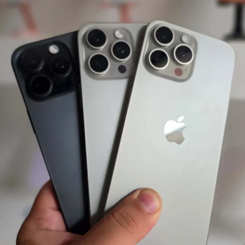 IPhone 16 Pro Max de 256 GB (Libre de Fábrica, 100% Batería)