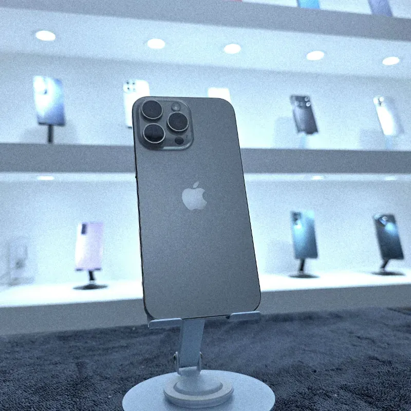 IPhone 16 Pro Max de 256 GB (Libre de Fábrica, 100% Batería) Color Negro.