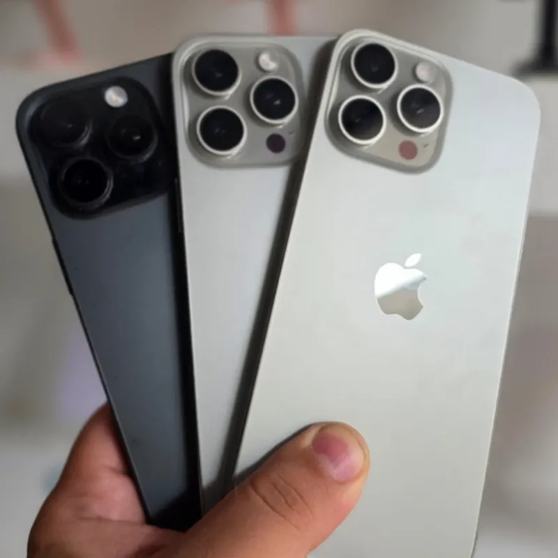 IPhone 16 Pro Max de 256 GB (Libre de Fábrica, 93% Batería)