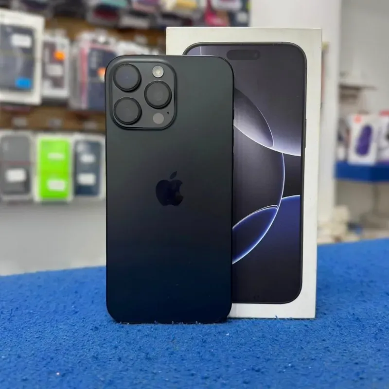 IPhone 16 Pro Max de 256 GB (Libre de Fábrica, 96% Batería) 