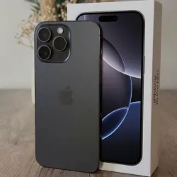 IPhone 16 Pro Max de 256 GB (Libre por RSIM, 100% Batería) 195 ciclos de carga (SIM FÍSICA)