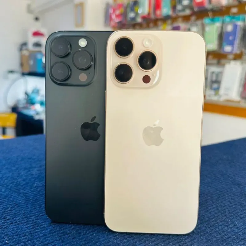 IPhone 16 Pro Max de 256 GB (Versión ESIM, 100% Batería) 180 ciclos de carga. Se entrega con el trabajo hecho y la sim del cliente puesto 