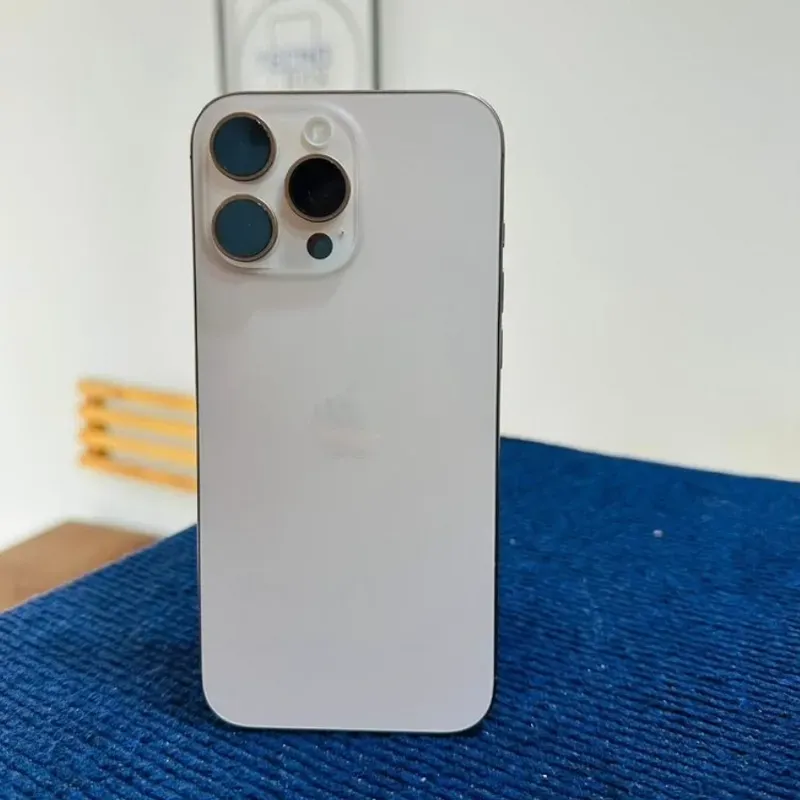 IPhone 16 Pro Max de 256 GB (Versión ESIM, 100% Batería) 187 ciclos de carga.