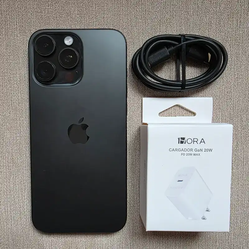 IPhone 16 Pro Max de 512 GB (Libre de Fábrica, 100% Batería) 106 Ciclos de carga