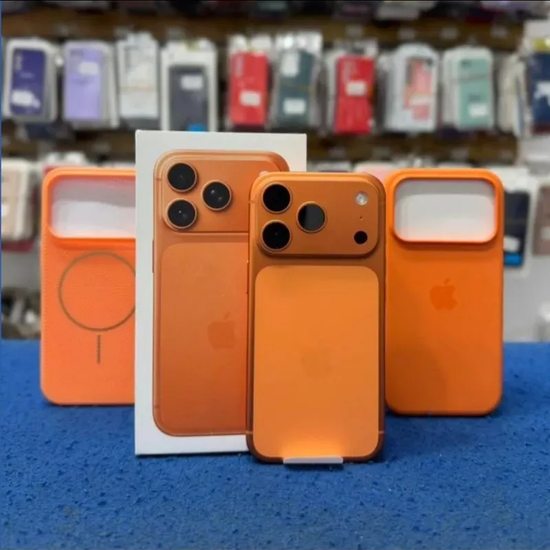 IPhone 17 Pro de 256 GB (Libre de Fábrica, 100% Batería) 41 ciclos de carga. Forro de regalo.