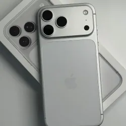 IPhone 17 Pro Max de 256 GB (Libre de Fábrica, 100% Batería) 20 ciclos de carga