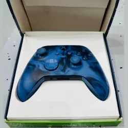 Mando de XBOX. Nuevo en caja (Caja dañada estéticamente)