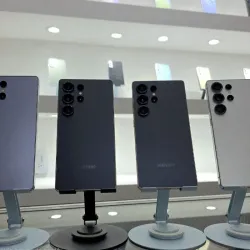 Samsung S25 Ultra (Dual-Sim) de 12 GB RAM con 256 GB.