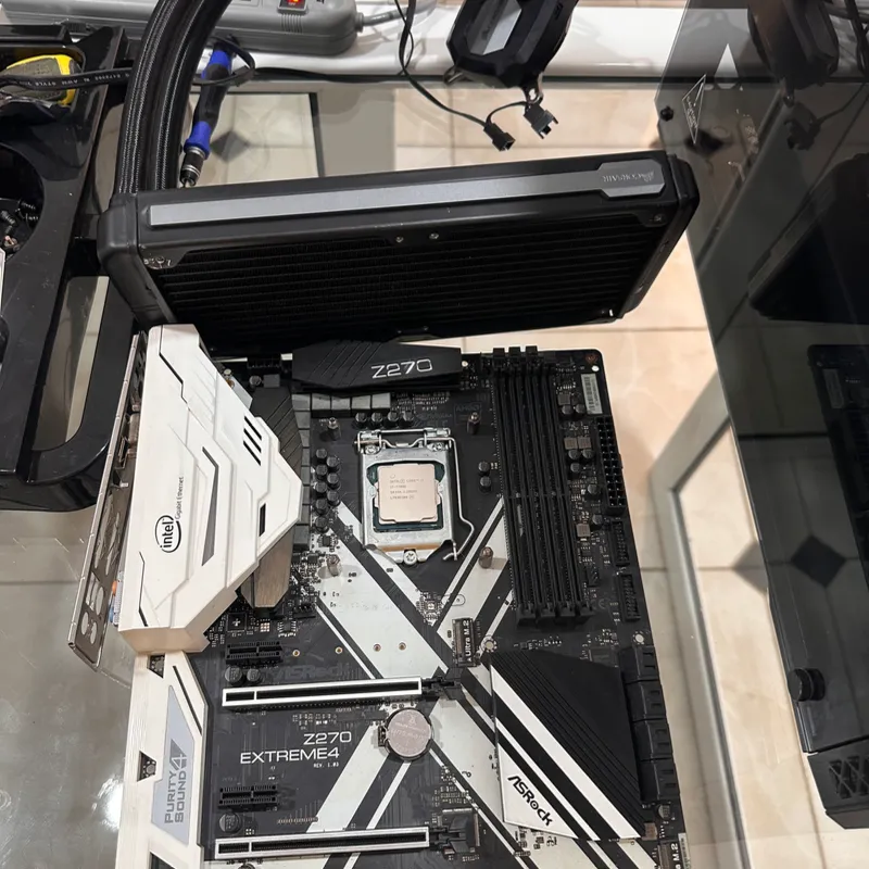 Kit z270 extreme 4 con i7700k y enfriamiento corsair