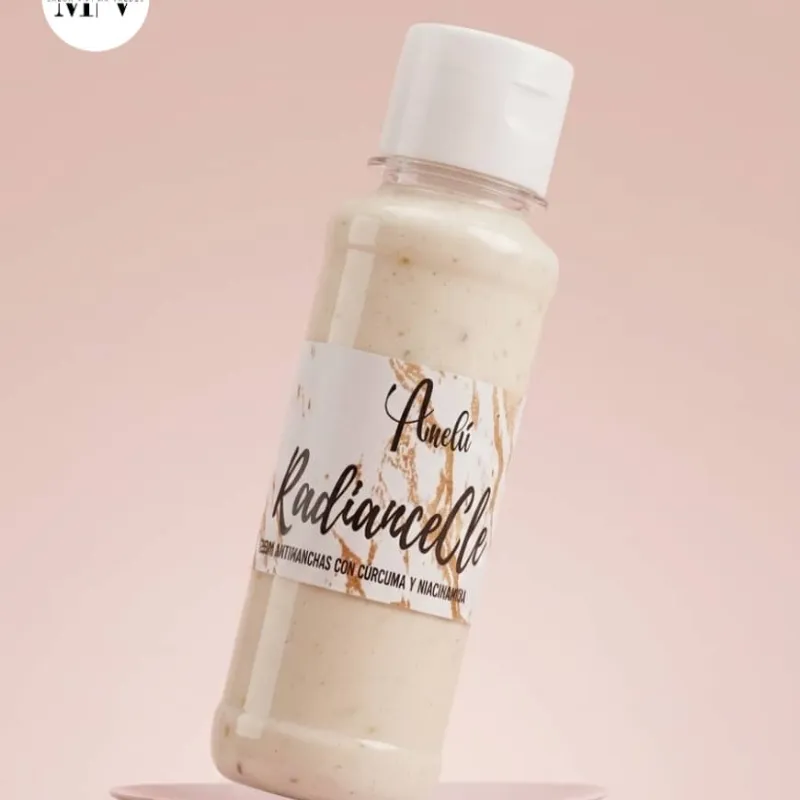 Crema antimanchas: RadianceClear💚✨ con Cúrcuma y Niacinamida