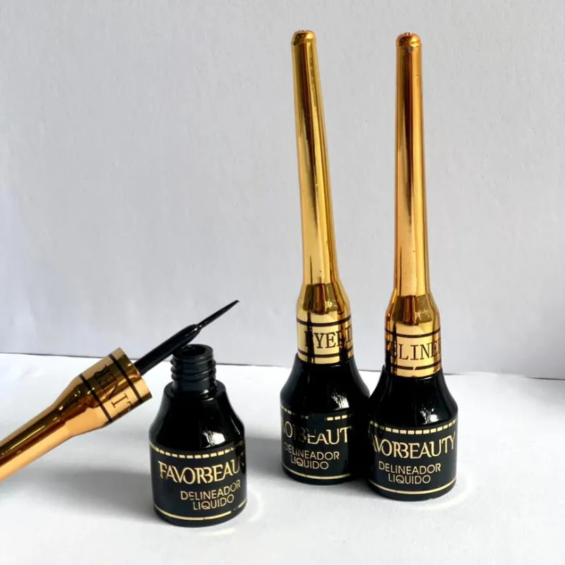 Delineador líquido negro 