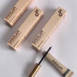 Gel de cejas con color 