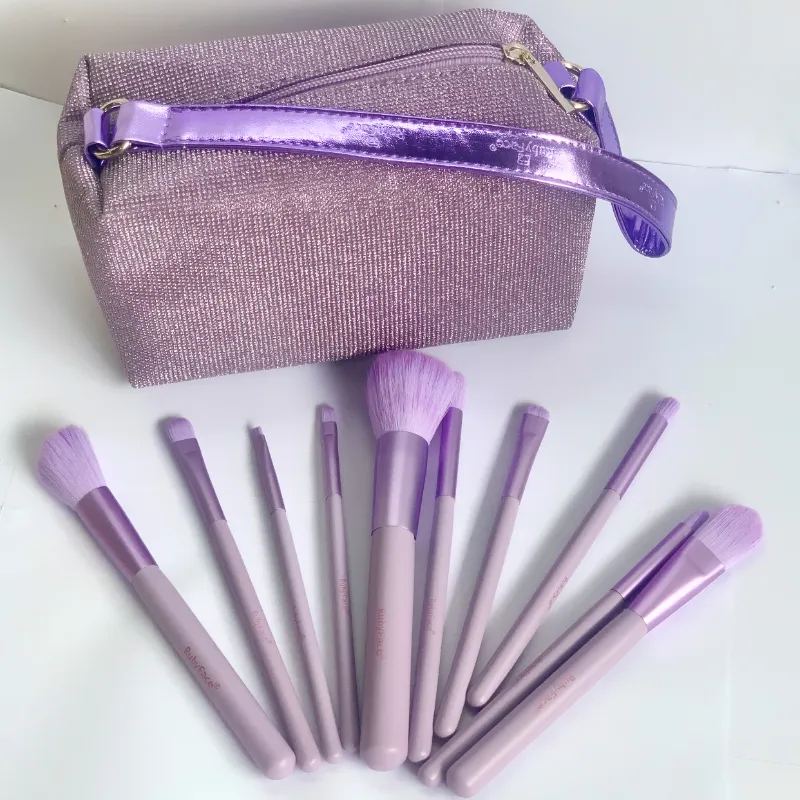Juego de cosmetiquera y brocha