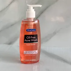 Limpiador facial para el tratamiento del acné.