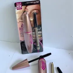 Máscara de pestañas y lápiz de cejas Maybelline