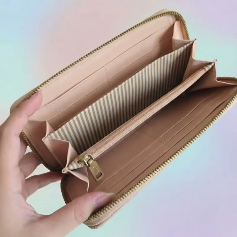 Monedero Coach