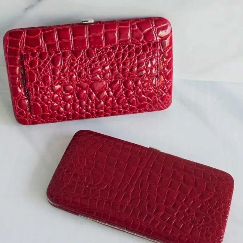 Monederos Tipo Clutch en Rojo Pasión