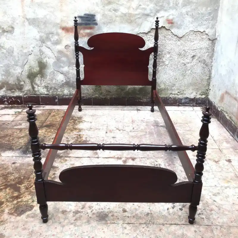 Cama personal Colonial