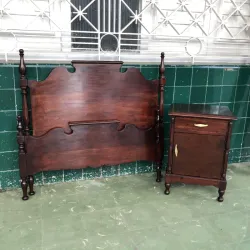 Cama personal con mesita